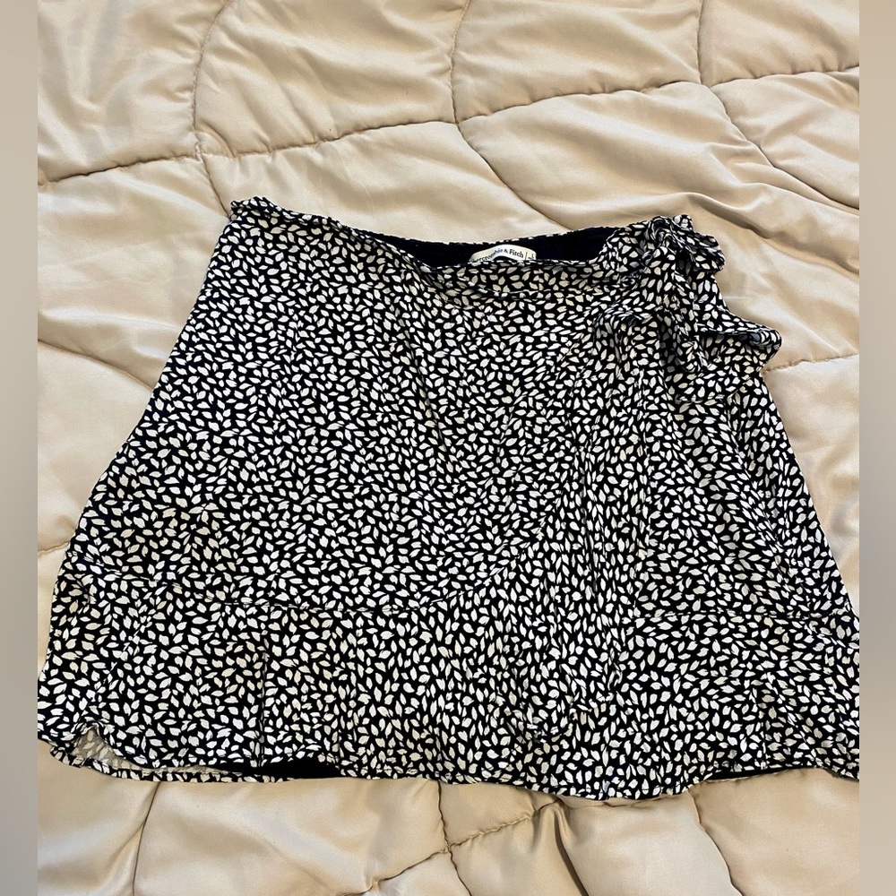 Abercrombie Size Large Floral Skirt